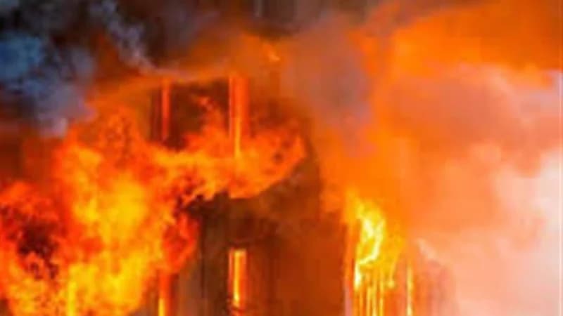 اتهام مالك عقار بإشعال حريق لإجبار السكان على الإخلاء