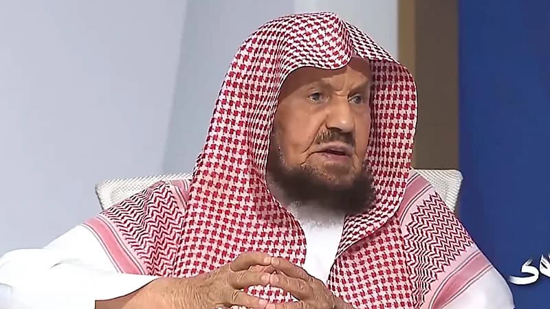 المنيع يوضح حكم إزالة الشعر للحاج الراغب في الأضحية .. فيديو