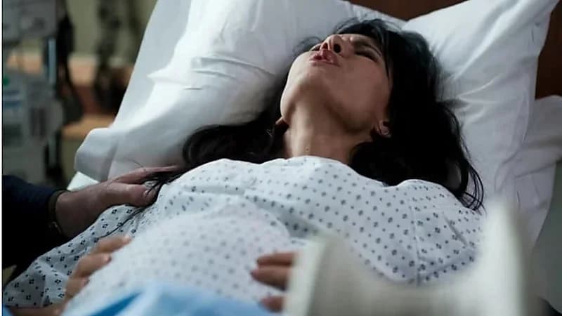 مأساة طبية: امرأة تدخل للولادة وتخرج مشلولة