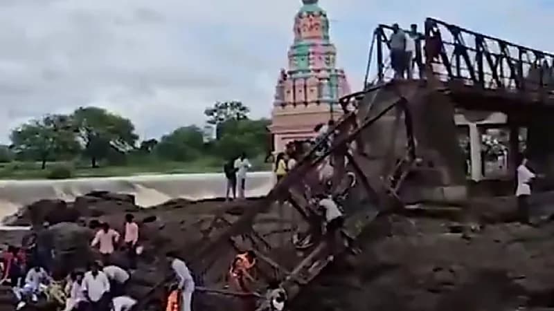 مصرع 6 سياح في حادث انهيار جسر قديم .. فيديو