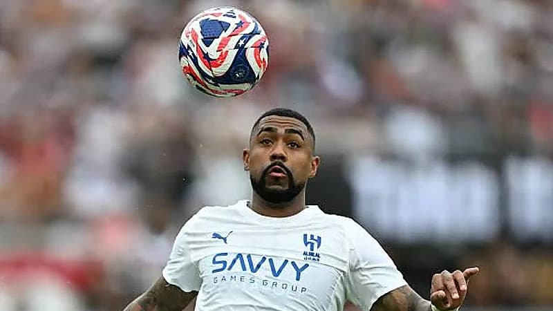 وكيل مالكوم ينفي رحيله عن الهلال