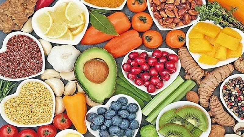 أطباء يحذرون من الإفراط في تناول الألياف