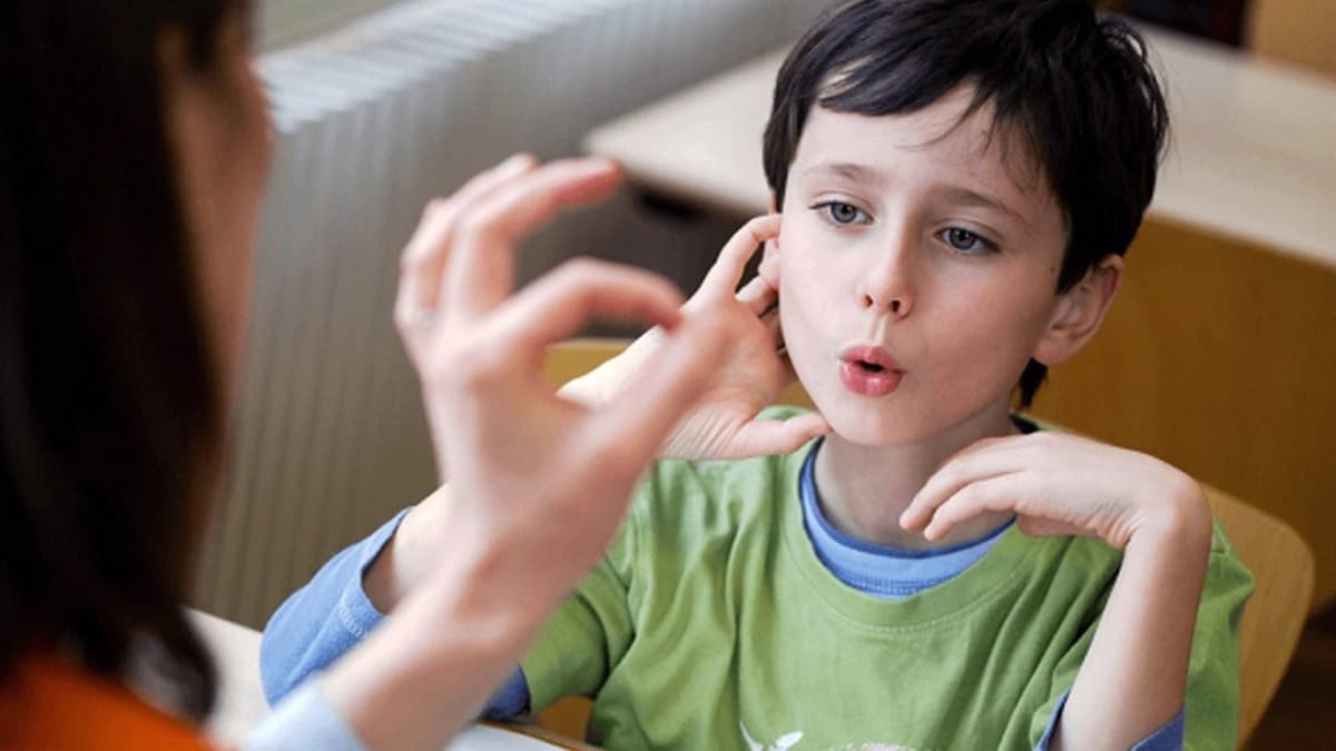 اختصاصية نطق وتخاطب: الذكور أكثر عرضة للتأتأة من الإناث .. فيديو