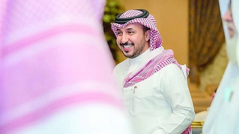 تحويل مكتب المهيدب لقاعة اجتماعات لأعضاء نادي النصر .. فيديو