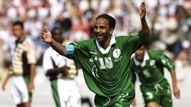 حارس كويتي سابق يستذكر هدف يوسف الثنيان بمرماه: الكرة لفت بشكل مو طبيعي .. فيديو