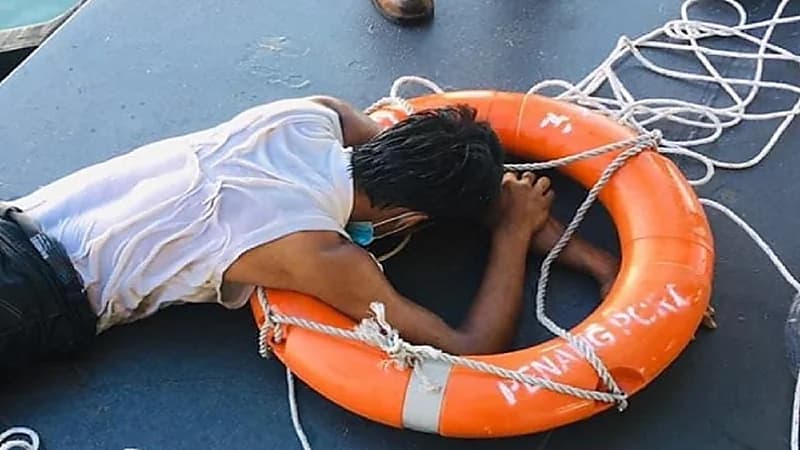 شاب يحاول السباحة من ماليزيا إلى المملكة