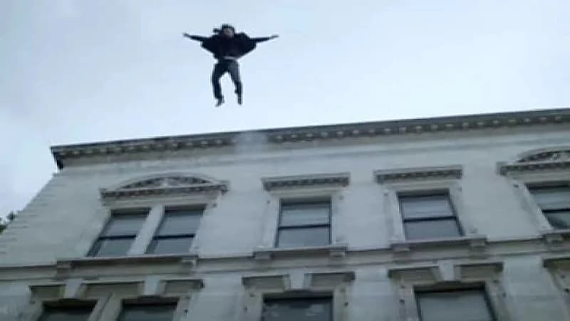 انتحار رجل طعن زوجته وحاول قتل طفليه