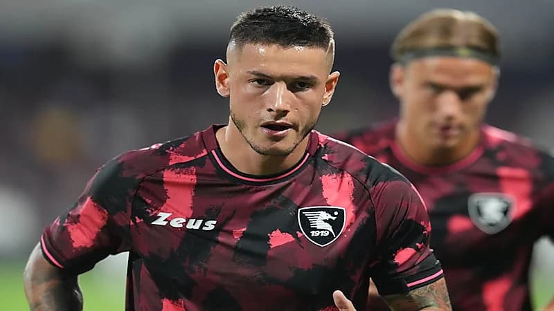 الهلال يستهدف الظهير الإيطالي باسكوالي ماتزوكي