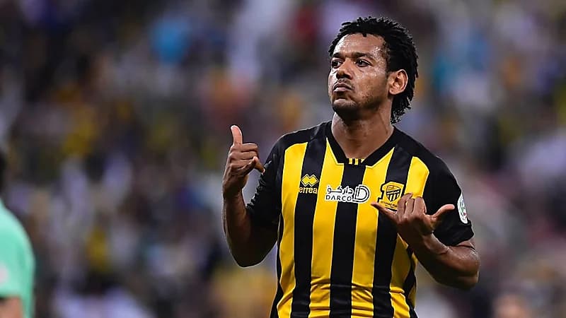 رومارينيو يقترب من الانضمام لـ نيوم