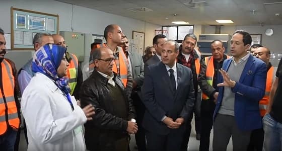 بالفيديو.. " مياه مسممة خضراء " تثير الذعر بين أهالي الأسكندرية في مصر