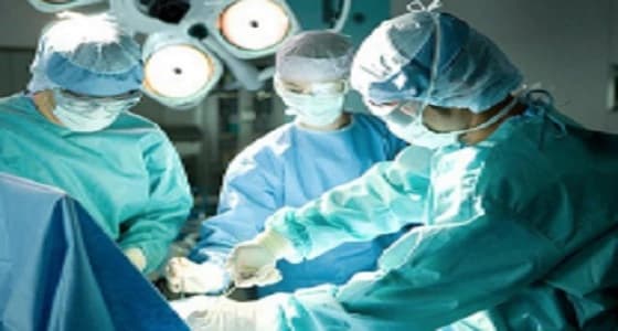 " صحة جدة " تحقق مع وافد عربي شارك بعمليات جراحية ولا يحمل إقامة