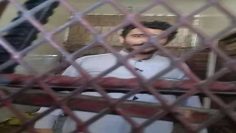 حوثيون يهددون حياة ضابط لكشفه تورط قياداته في ابتزاز فتيات يمنيات