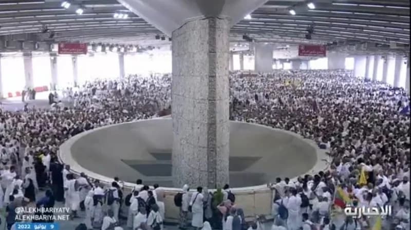 بالفيديو.. الحجاج يرمون جمرة العقبة الكبرى في أول أيام عيد الأضحى