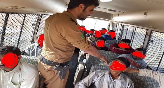 شرطة الجوف تنفذ حملة لضبط المخالفين لنظامي العمل والإقامة