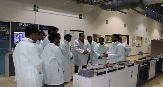 طلاب هندسة المزاحمية في زيارة لشركة الالكترونيات المتقدمة