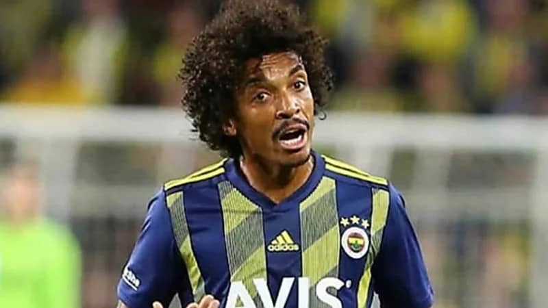 الكشف عن تفاصيل جديدة بشأن تعاقد النصر مع جوستافو