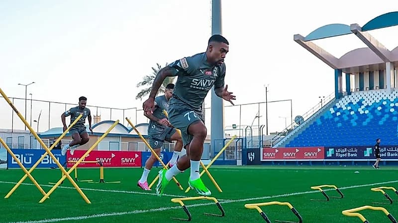 الهلال يواصل تحضيراته ويغادر الى قطر غدًا