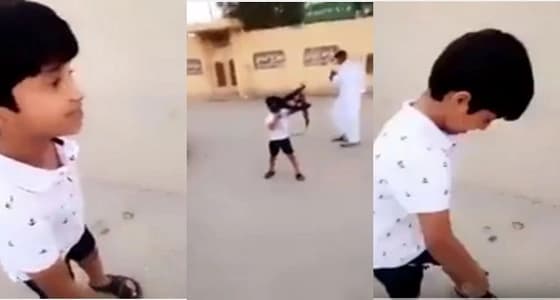 الشرطة تبحث عن أسرة الطفل حامل الرشاش وسط غضب المواطنين