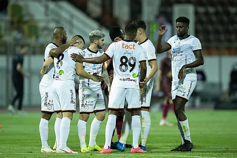 الشباب يخطط لمواجهة أندية الليجا في معسكره الإعدادي