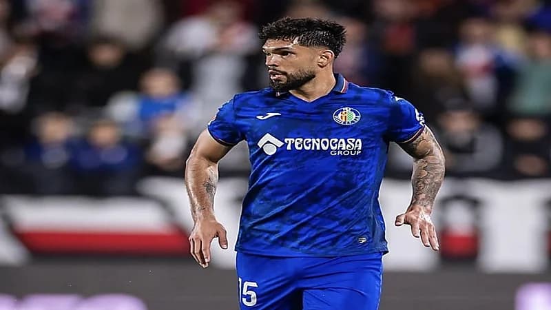 سندرلاند يتوصل إلى اتفاق شفهي للتعاقد مع عمر ألديريتي