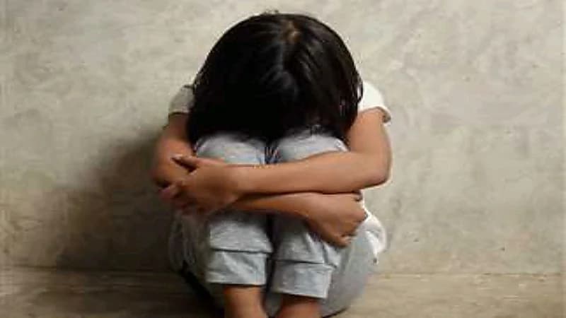 عامل توصيل بمطعم شهير يعتدي على طفلة بسبب وجبة