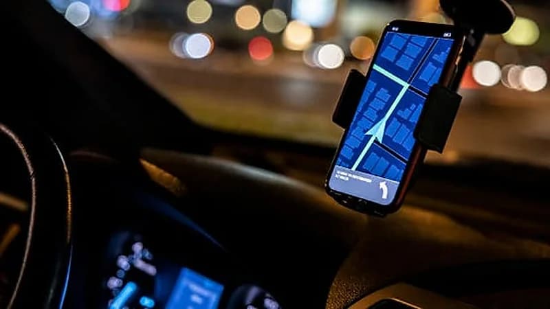 فتاة تنجو من محاولة اختطاف داخل سيارة تطبيق شهير