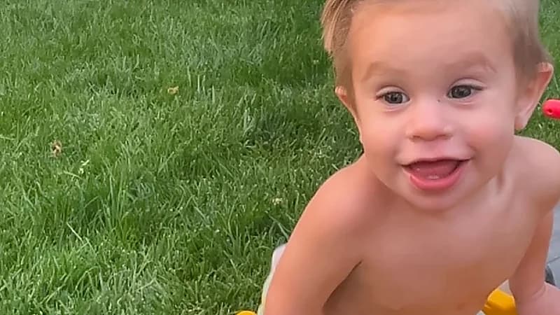 وفاة طفل مؤثرة تربوية في حادث أليم .. صور