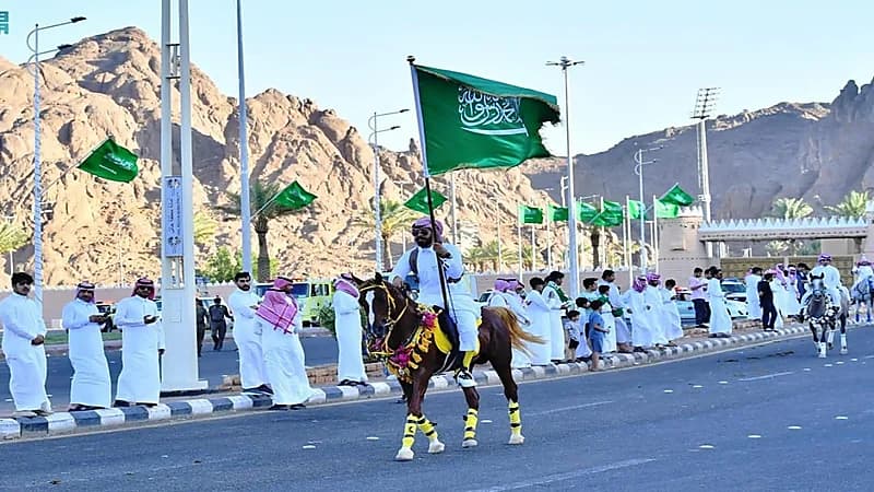 بالصور.. مسيرة للخيل بحائل احتفالا باليوم الوطني