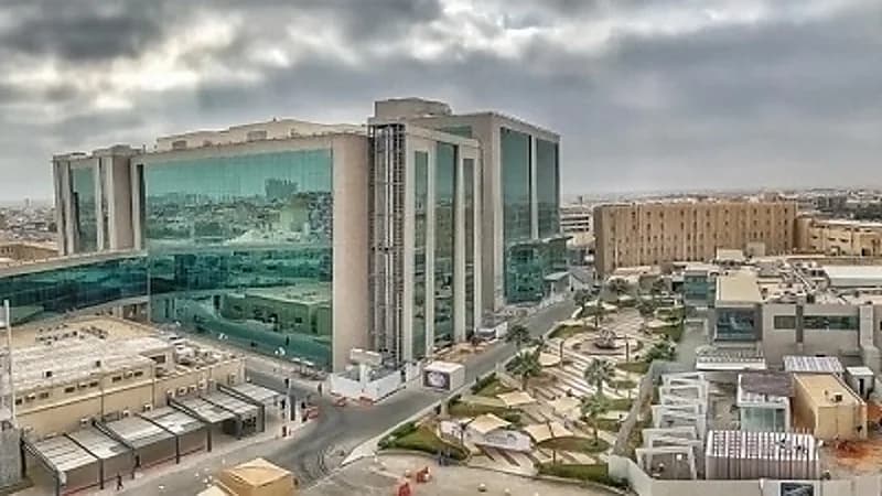 إنقاذ مريض توقف قلبه 30 دقيقة في سعود الطبية