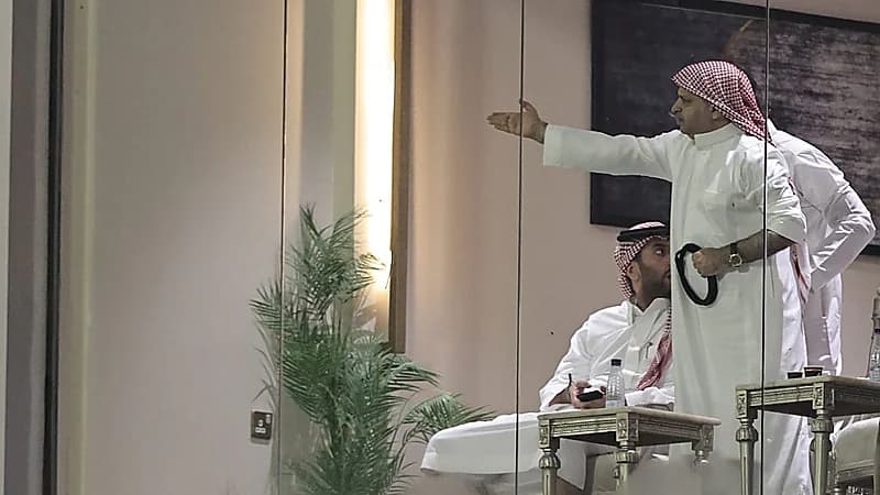 الغضب يسيطر على رئيس النصر آل معمر