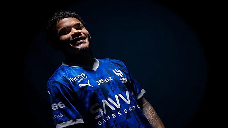 كايو سيزار يفضل نيمار على رونالدينيو في لعبة الاختبارات