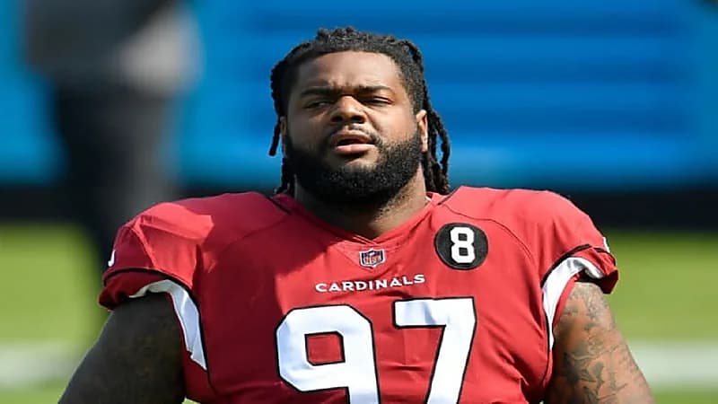 مشجع هلالي يخترق حساب لاعب كرة قدم أمريكي