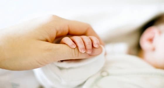 طفل صغير يجري عملية زراعة قلب