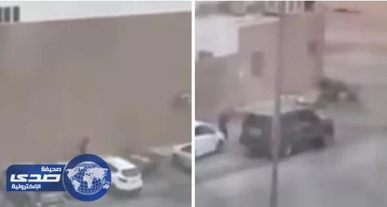 بالفيديو.. فرار لص بعد سرقة جهاز الكاشير من أحد المطاعم الشهيرة بالرياض