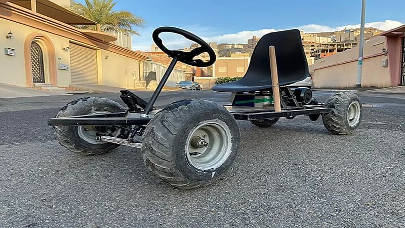 بالفيديو والصور.. طلاب الهندسة الميكانيكية بأم القرى ينجحون بصنع عربة كهربائية