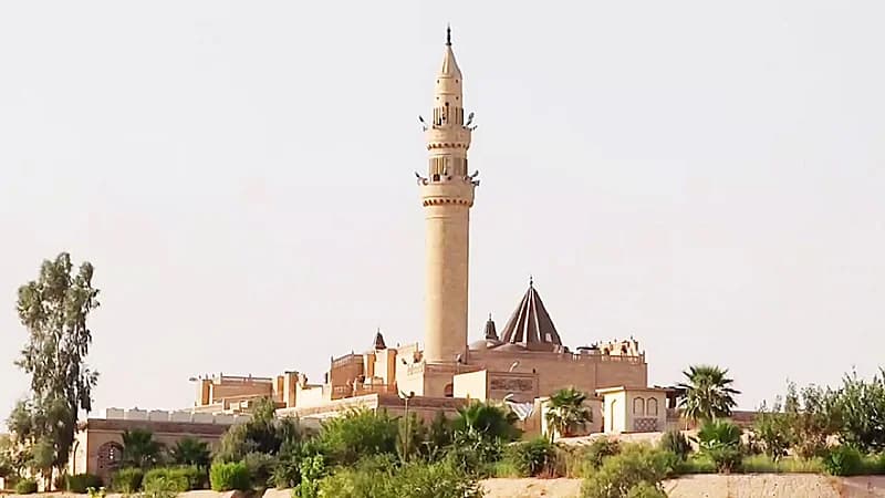 سياسي عراقي يطلب تحويل جامع لمتحف