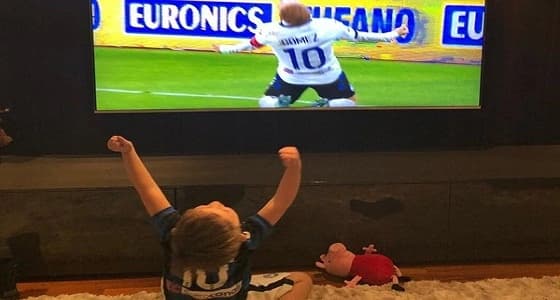 نجل لاعب إيطالي يخطف الأضواء من والده