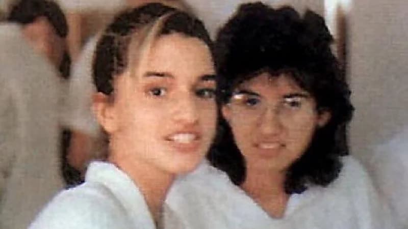 صورة تذكارية من التاريخ للملكة رانيا أثناء دراستها في الكويت