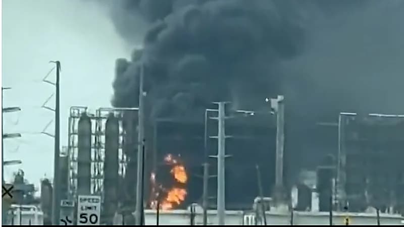 تأهب في ولاية تكساس الأمريكية بعد حريق هائل في مصفاة نفط ..فيديو