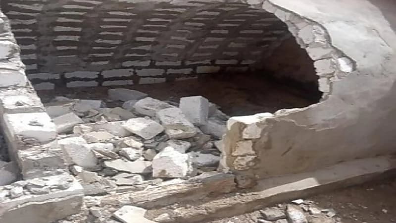 بالصور.. شاب يُفاجأ باختفاء جثة والده أثناء زيارة قبره