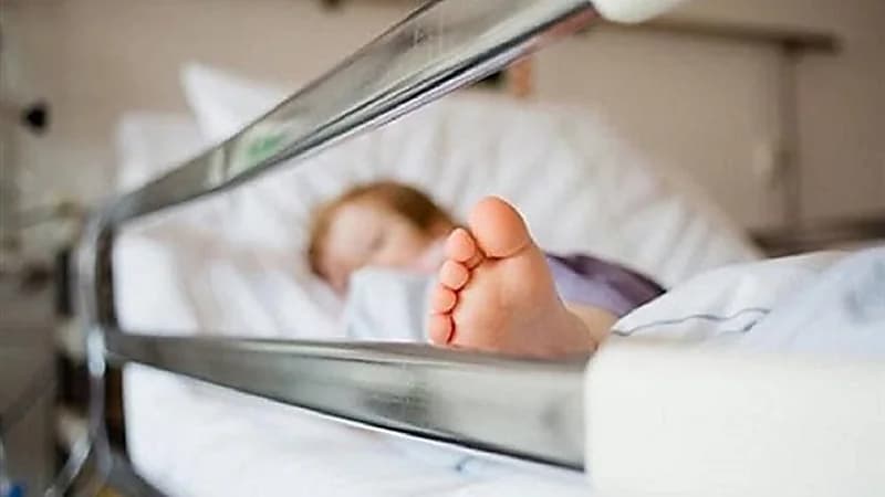 أم مكلومة تروي تفاصيل قتل طفلتها على يد والدها: "موتها بمبيد صراصير"