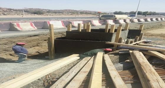 بالصور.. بدء تنفيذ مشروع لتصريف مياه الأمطار بطول 1350م في الطائف