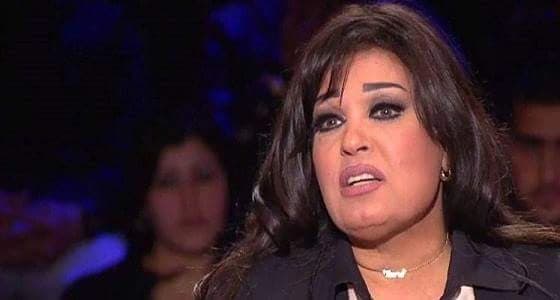 بالفيديو ..شاب يتحرش بفيفي عبده في عزاء كريمة مختار